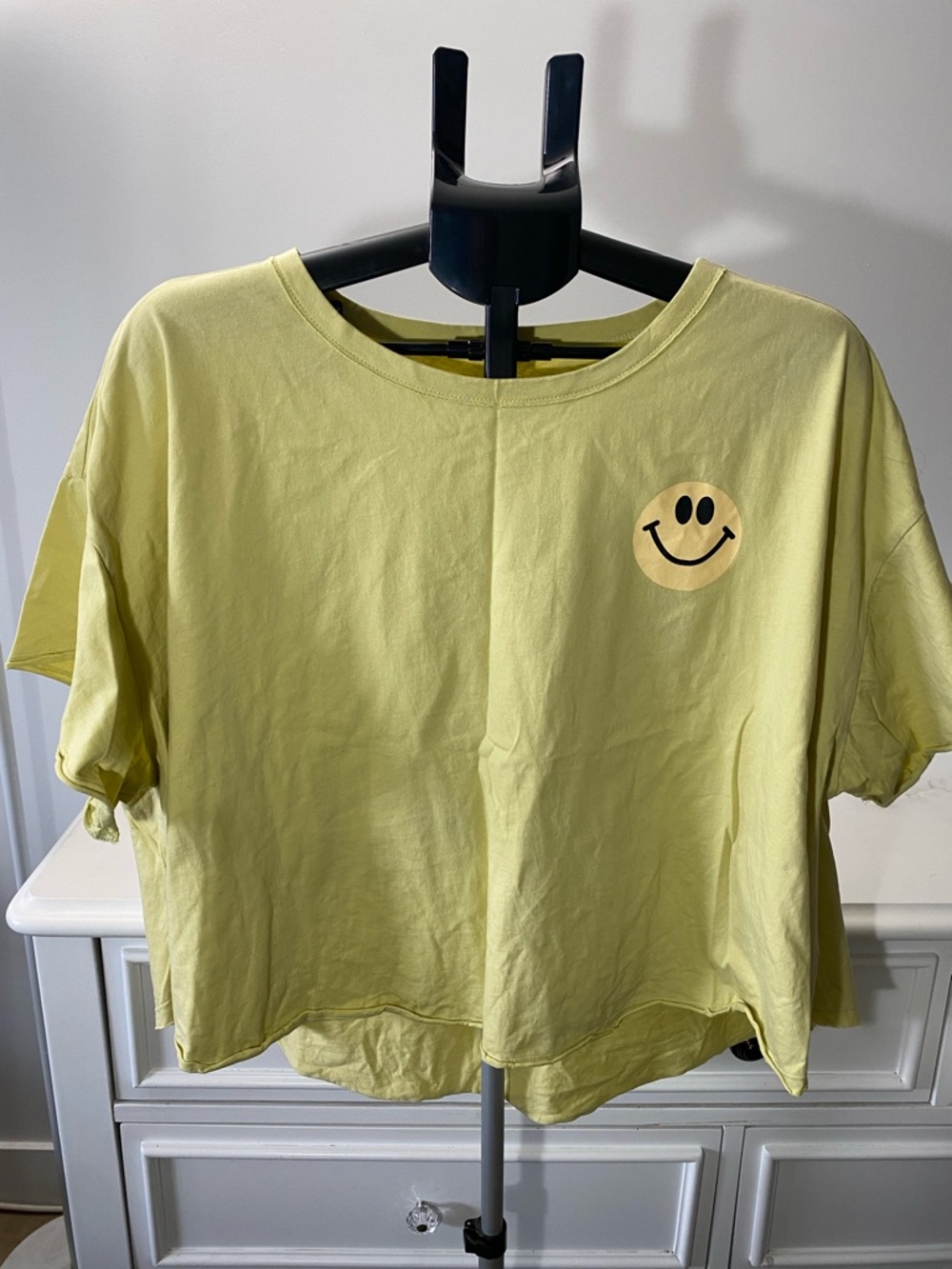 Easel Yellow Smiley Oversized Cropped Boxy Short Sleeve Tee